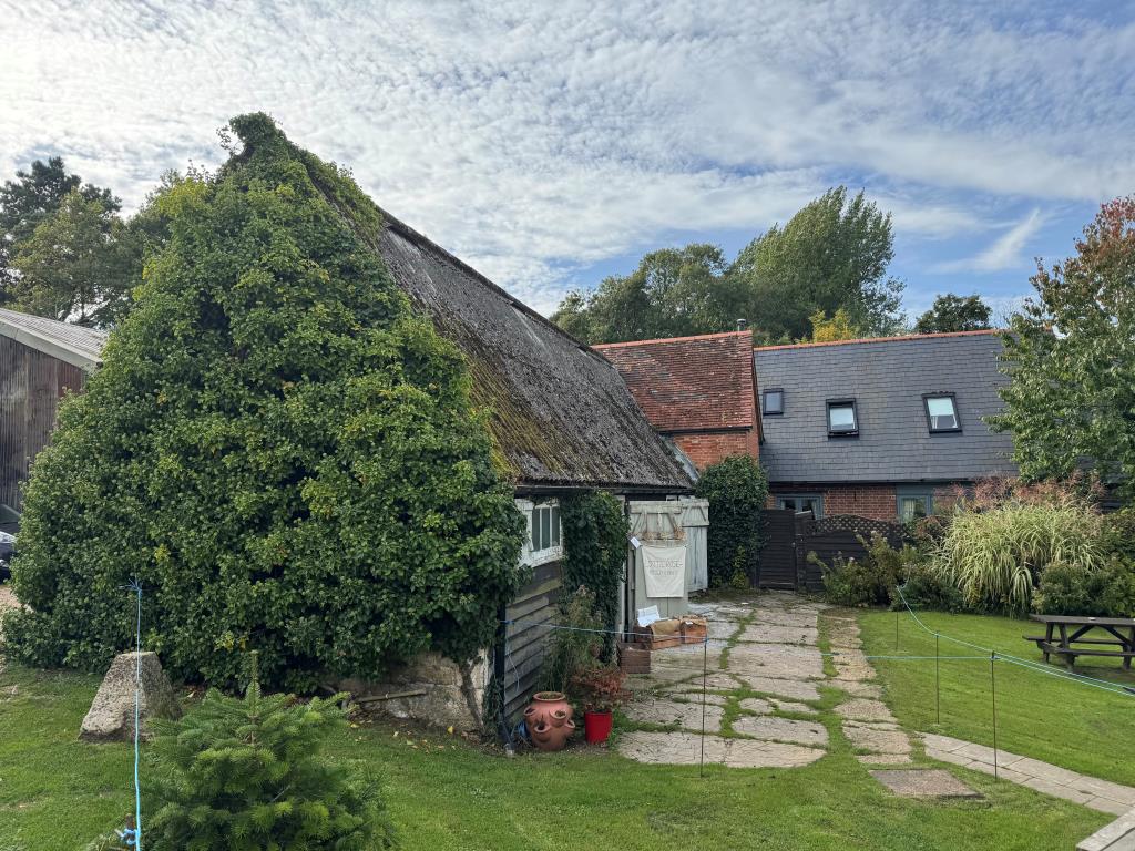 Lot: 44 - TWO COTTAGES, TWO BARNS WITH CONSENT FOR SIX TWO-BEDROOM HOLIDAY COTTAGES AND A POTTERY BARN AND CAR PARK WHICH ARE LET COMMERCIALLY - Pottery Studio & Rear